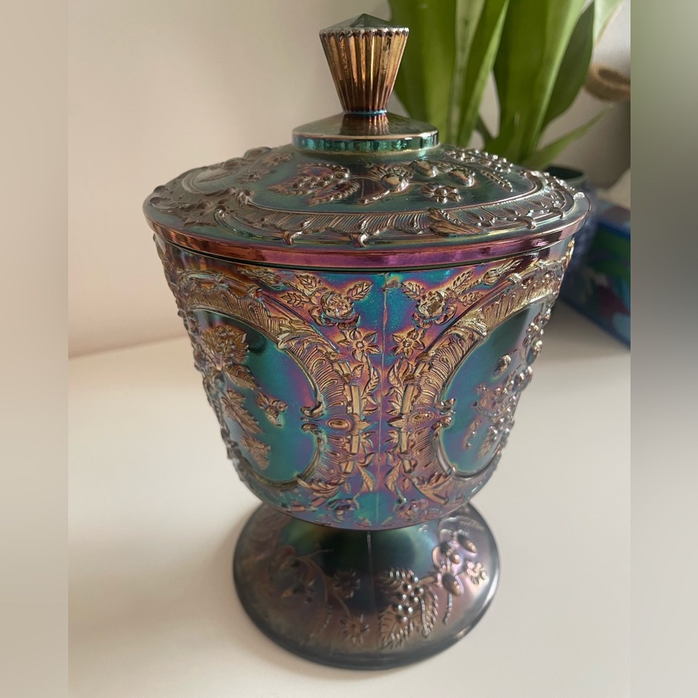 Vintage Fenton Amethyst Carnival Glass Wild Strawberry Candy Jar Compote - Picture 4 of 7